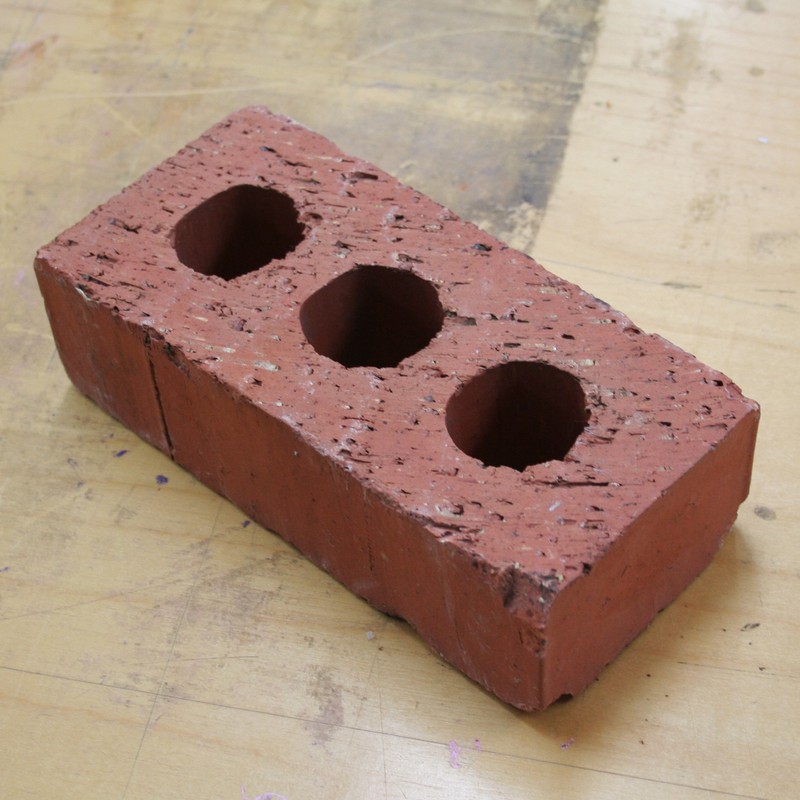 A common red brick